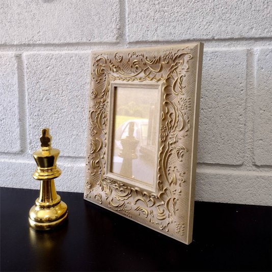 Moldura Personalizada Provençal com Gravação para Quadros e Fotos com Fundo MDF e Vidro - 6x1,5