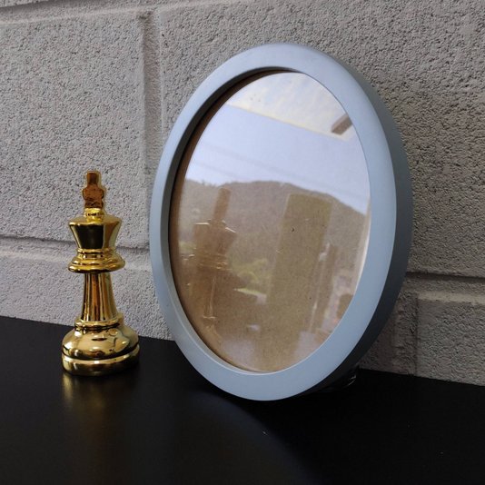 Moldura Redonda Colorida em MDF Laqueado para Quadros Decorativos com Fundo MDF e Vidro