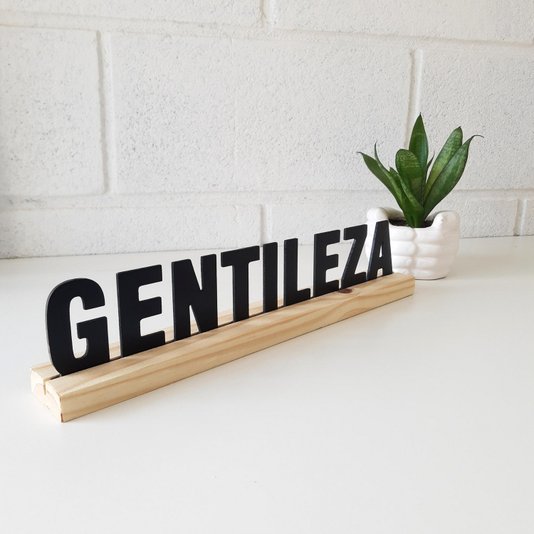 Palavra Decorativa Gentileza com Suporte de Madeira