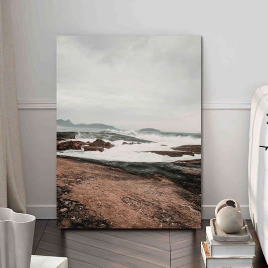 Placa Decorativa  Praia Com Rochas na Costa Estilo Japandi