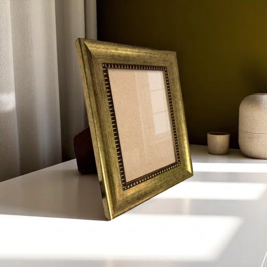 Porta Retrato Com Moldura Chanfrada Com Padrão Oval Gravado Efeito Aço Metal Escovado Com Suporte E Frente Em Vidro - 4,6x2,1