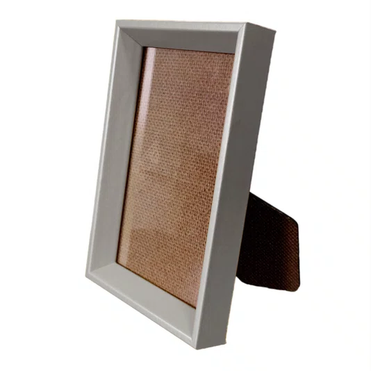 Porta Retrato com Moldura Chanfrada e Vidro Mais Fundo com Suporte - 1,5x2