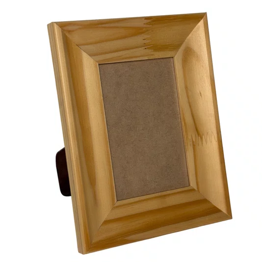 Porta Retrato Com Moldura Côncava Envernizada Com Suporte E Frente Em PVC Antirreflexo - 4,4x1,9