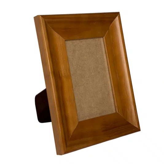Porta Retrato Com Moldura Côncava Envernizada Com Suporte E Frente Em Vidro - 4,4x1,9