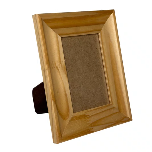 Porta Retrato Com Moldura Côncava Envernizada Com Suporte E Frente Em Vidro - 4,4x1,9