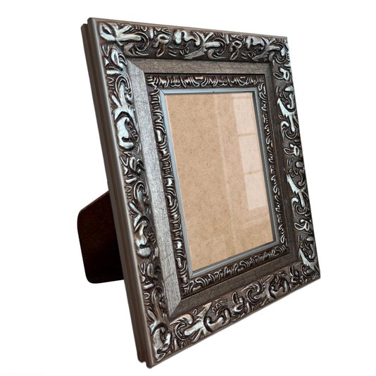 Porta Retrato Com Moldura De Gravação De Arabescos Com Suporte E Frente Em Vidro - 7,2x3,3