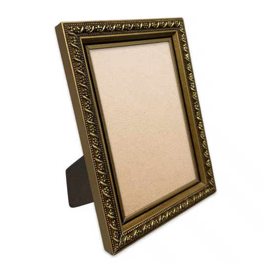 Porta Retrato Com Moldura De Gravação Floral Em Relevo Com Filete Perolado e Acabamento Dourado Metalizado Com Suporte e Frente Em PVC Antirreflexo - 2,1x1,8