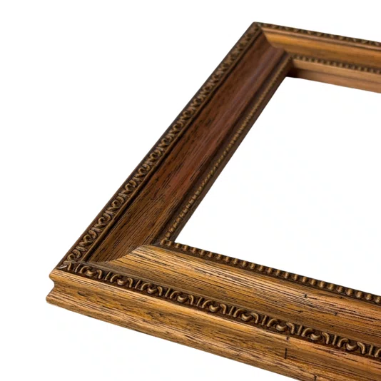 Porta Retrato Com Moldura de Madeira Clássica com Detalhes Gravados Com Suporte E Frente Em Vidro - 3,2x1,5