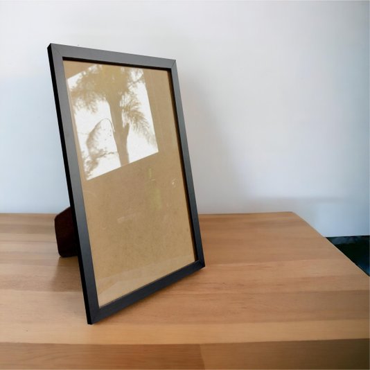 Porta Retrato com Moldura Minimalista e Vidro Mais Fundo com Suporte - 1,5x1