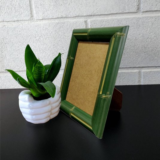 Porta Retrato de Moldura com Gravação de Bambu e Vidro Mais Fundo com Suporte - 4,3x2,3
