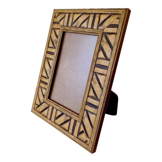 Porta Retrato de Moldura em Madeira Natural com Gravação e PVC Mais Fundo com Suporte - 4,5x1,2