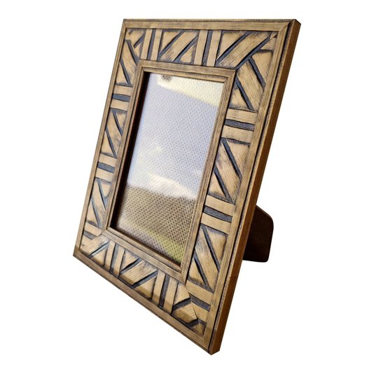 Porta Retrato de Moldura em Madeira Natural com Gravação e Vidro Mais Fundo com Suporte - 4,5x1,2
