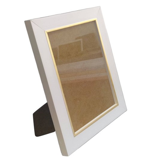 Porta Retrato de Moldura Laqueada Gesso com Filete Dourado e Vidro Mais Fundo com Suporte - 3x1,5
