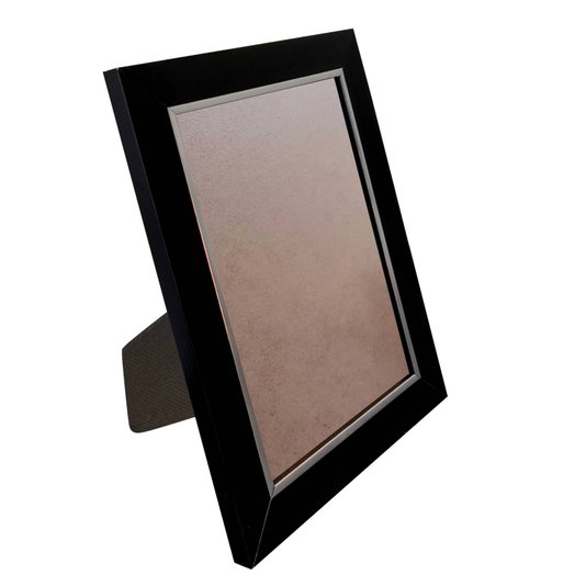 Porta Retrato de Moldura Laqueada Gesso com Filete Prata e PVC Mais Fundo com Suporte - 3x1,5