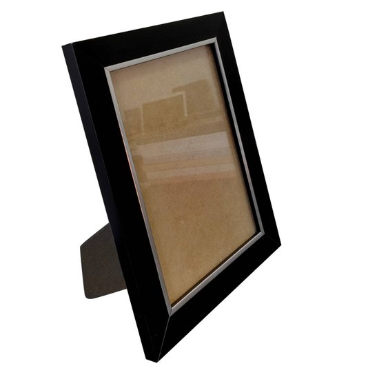 Porta Retrato de Moldura Laqueada Gesso com Filete Prata e Vidro Mais Fundo com Suporte - 3x1,5