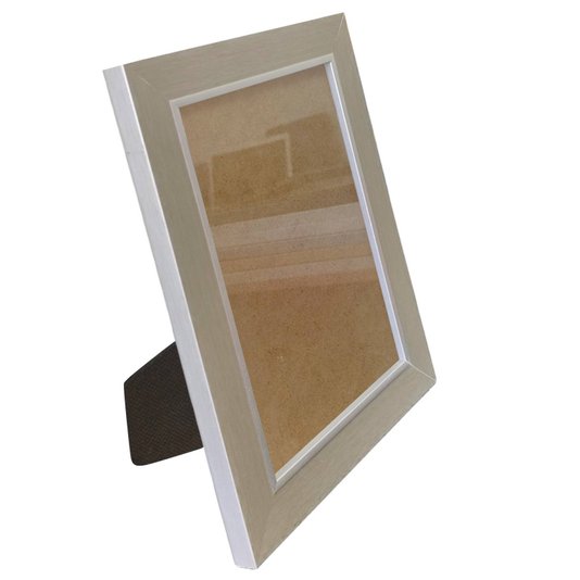 Porta Retrato de Moldura Laqueada Gesso com Filete Prata e Vidro Mais Fundo com Suporte - 3x1,5
