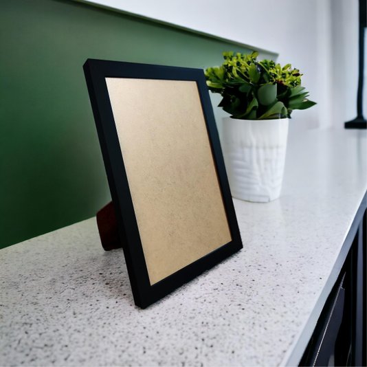 Porta Retrato de Moldura Lisa Revestida e PVC Antirreflexo Mais Fundo com Suporte - 2x2