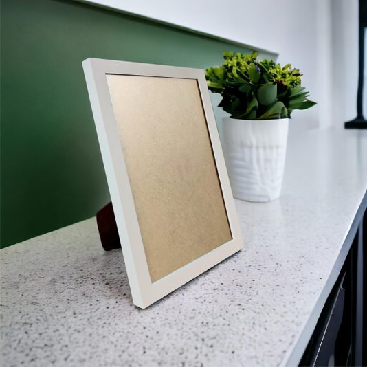 Porta Retrato de Moldura Lisa Revestida e PVC Antirreflexo Mais Fundo com Suporte - 2x2