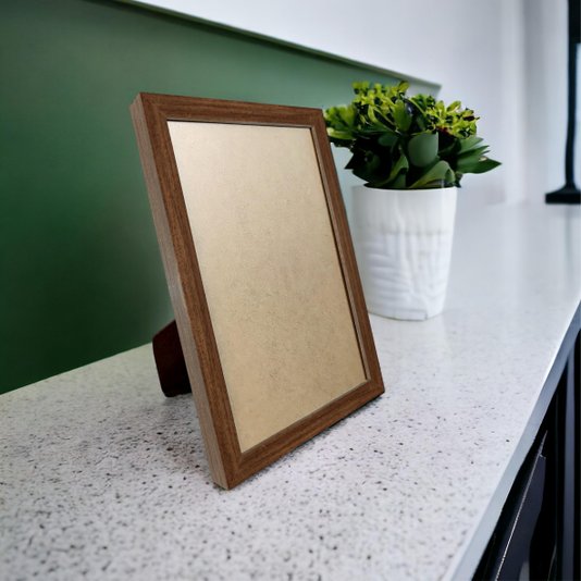 Porta Retrato de Moldura Lisa Revestida e PVC Antirreflexo Mais Fundo com Suporte - 2x2