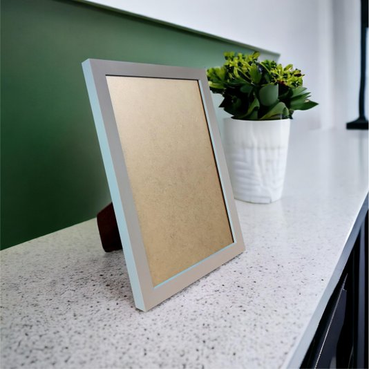 Porta Retrato de Moldura Lisa Revestida e PVC Antirreflexo Mais Fundo com Suporte - 2x2
