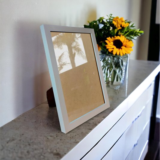 Porta Retrato de Moldura Lisa Revestida e Vidro Mais Fundo com Suporte - 2x2