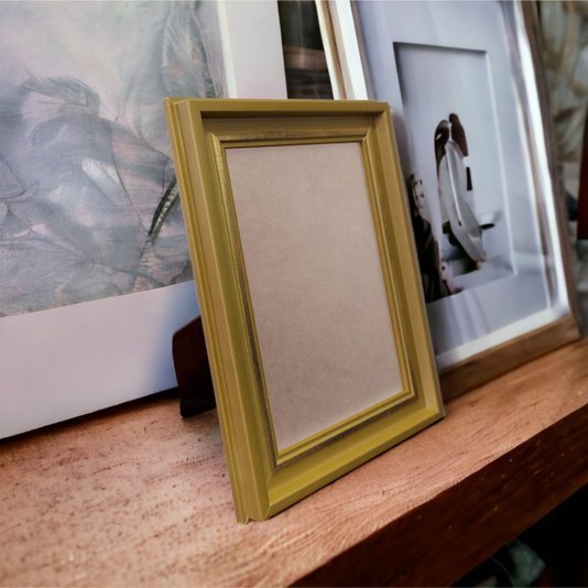 Porta Retrato de Moldura Micro Metalizada e PVC Antirreflexo Mais Fundo com Suporte - 3,4x2,1