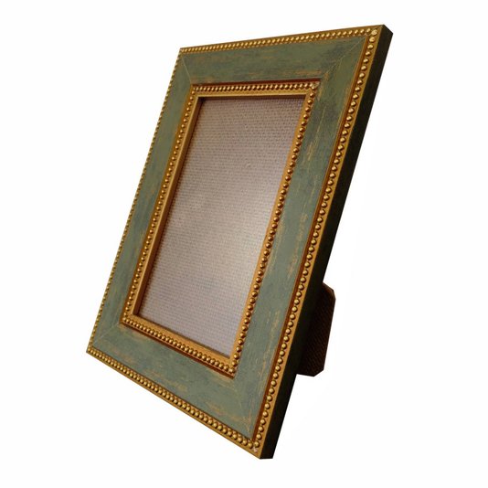 Porta Retrato de Moldura Provençal com Gravação de Bolinhas e PVC Mais Fundo com Suporte - 3,4x1,2