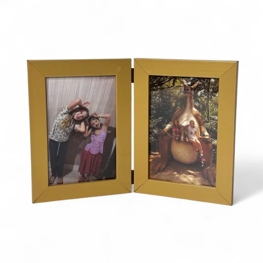 Porta-Retrato Duplo Articulado com Moldura Lisa Revestida Com Fundo em MDF e Frente em Vidro - 2x1