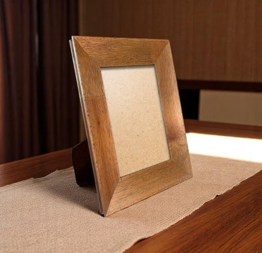 Porta Retrato Moldura Chanfrada com Acabamento Côncavo Estilo Madeira Rústica Com Suporte E Frente Em PVC Antirreflexo - 5x2,1