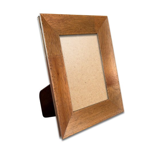 Porta Retrato Moldura Chanfrada com Acabamento Côncavo Estilo Madeira Rústica Com Suporte E Frente Em PVC Antirreflexo - 5x2,1