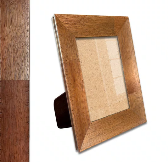 Porta Retrato Moldura Chanfrada com Acabamento Côncavo Estilo Madeira Rústica Com Suporte E Frente Em Acetato - 5x2,1