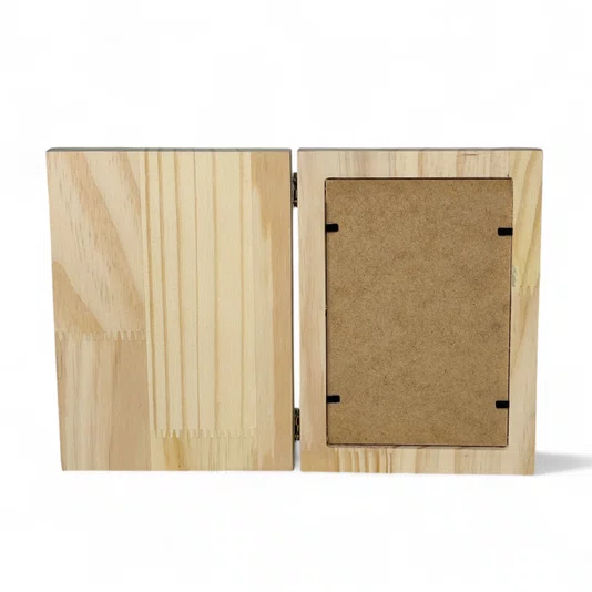 Porta-Retrato Sanfonado Dobrável em Madeira Pinus com Vidro – Com Espaço Personalizável