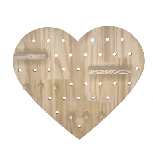 Prateleira Pegboard Coração Em Madeira Pinus Com 10 Pinos, 1 Prateleira 13,5cm e 1 Prateleira 10cm