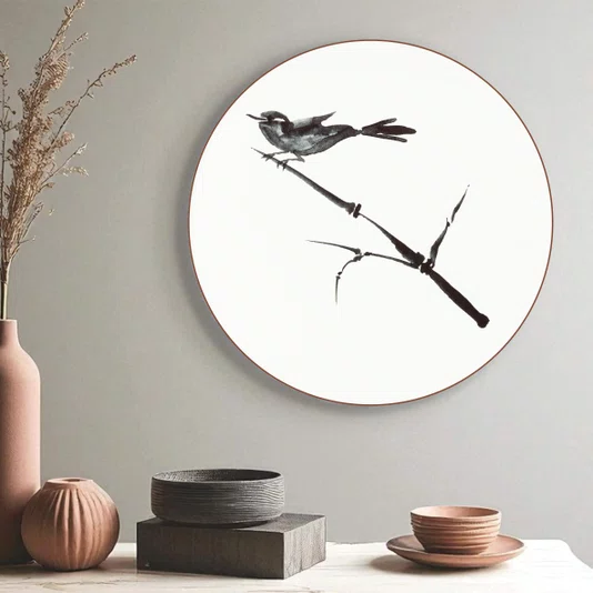 Quadro Decorativa Redondo Suzume Pintura de Pardal Pousado em galho no Estilo Sumiê com Moldura em Couro Sintético