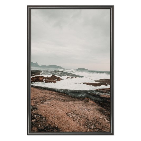 Quadro Decorativo Paisagem Praia Com Rochas na Costa Estilo Japandi