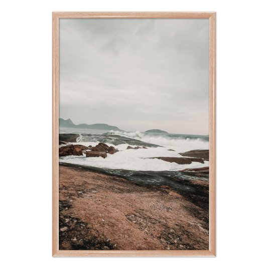 Quadro Decorativo Paisagem Praia Com Rochas na Costa Estilo Japandi