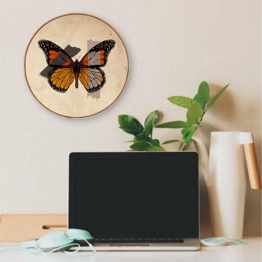 Quadro Decorativo Redondo Borboleta Fitas Marrons com Moldura em Couro Sintético