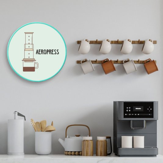 Quadro Decorativo Redondo Café Aeropress com Moldura Filete Flexível