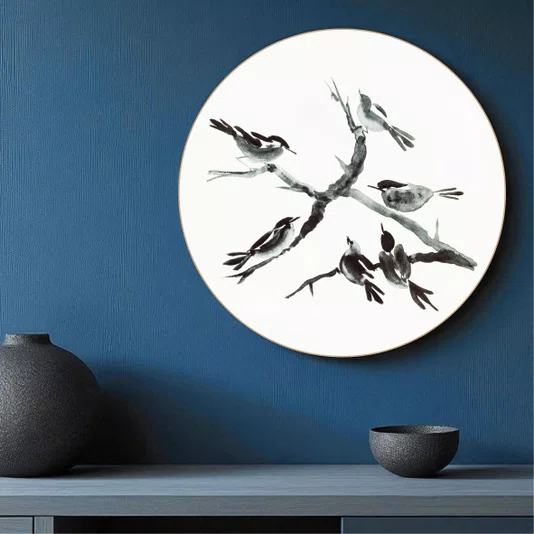 Quadro Decorativo Redondo Suzume Pintura de Pardais Pousados em galho no Estilo Sumiê com Moldura em Couro Sintético