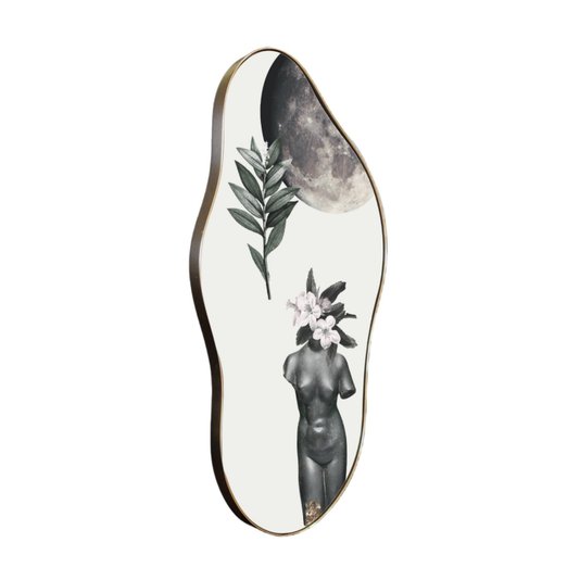 Quadro Orgânico Decorativo Mulher e Lua com Moldura Flexível Metalizada