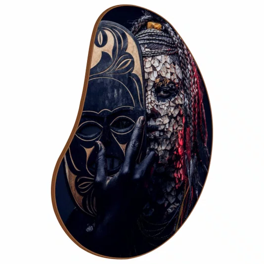 Quadro Orgânico Decorativo Pessoa com Máscara Africana