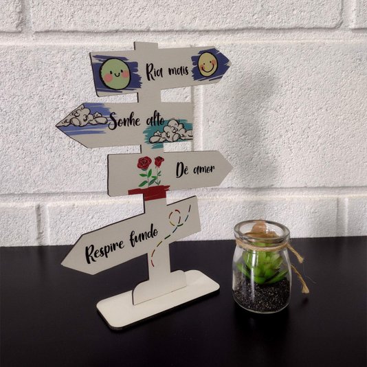 Seta Decorativa Mensageira em Mdf 3mm com Estampa -  Ria Mais, Sonhe Alto, Dê Amor, Respire Fundo
