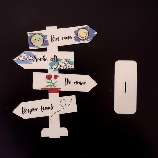 Seta Decorativa Mensageira em Mdf 3mm com Estampa -  Ria Mais, Sonhe Alto, Dê Amor, Respire Fundo