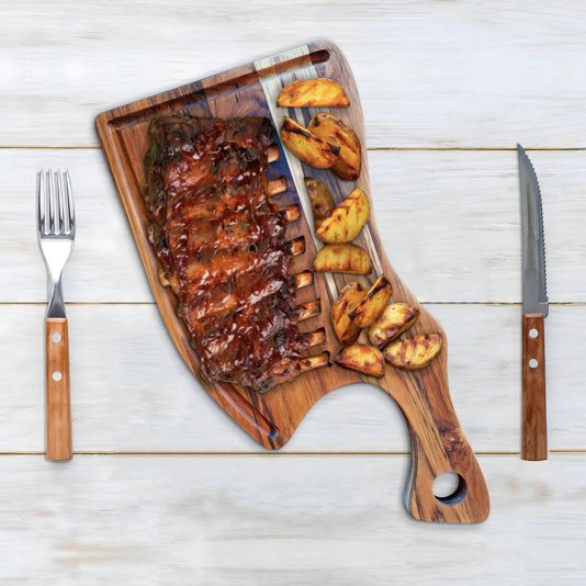 Tábua de Corte para Servir Churrasco Carnes e Espetinho em Madeira Teca Maciça com Óleo Mineral - Cutelo 24x45cm