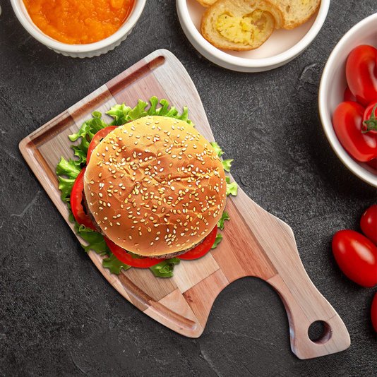 Tábua de Corte para Servir Hamburguer Petiscos e Porções em Madeira de Eucalipto Maciço com Óleo Mineral - Cutelo 16x30cm