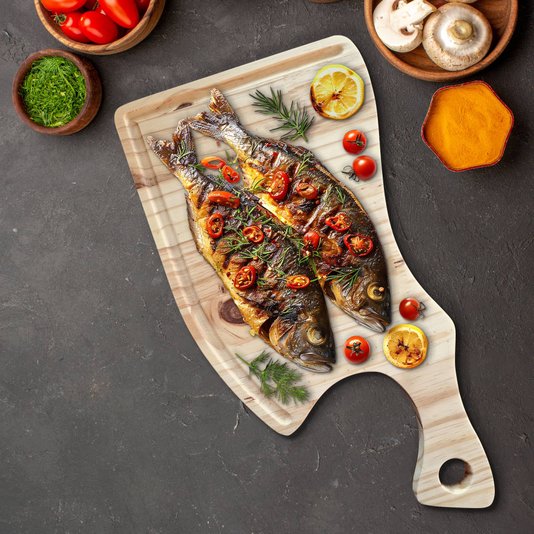 Tábua para Servir Churrasco Carnes e Espetinho em Madeira de Pinus Natural com Óleo Mineral - Cutelo 24x45cm