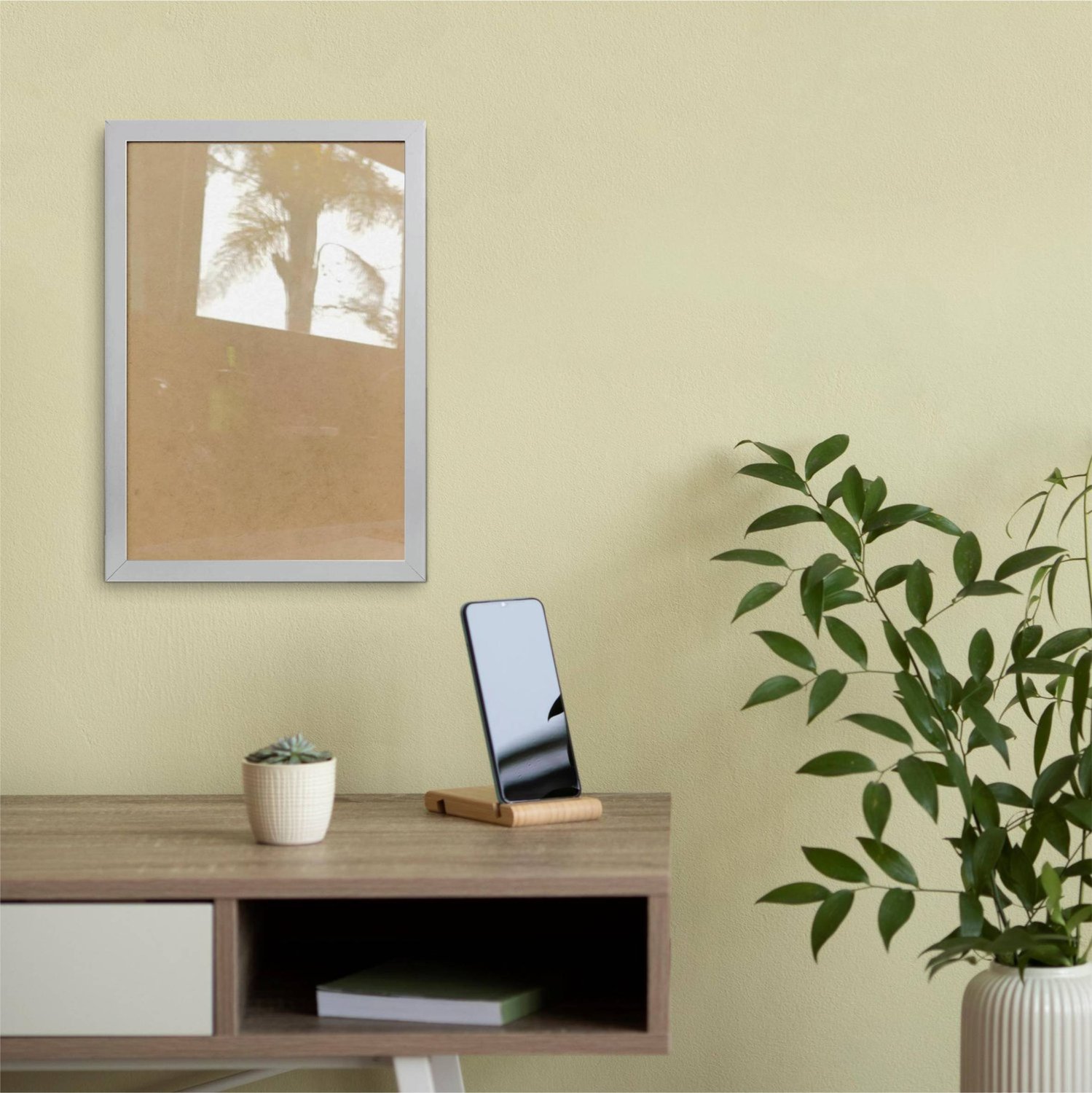 Moldura Minimalista Personalizada Lisa Para Quadros Revestida com Fundo MDF e Vidro - 1,5x1
