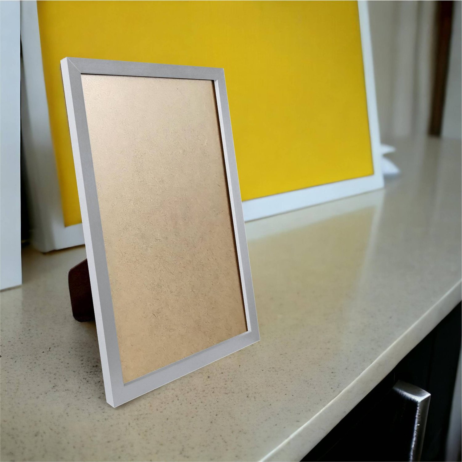 Porta Retrato com Moldura Minimalista e PVC Mais Fundo com Suporte - 1,5x1