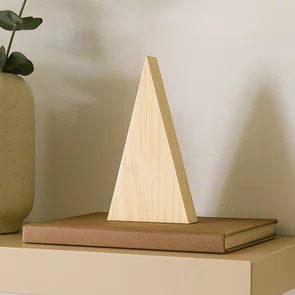 Tábua de Madeira Pinus Recortada para Artesanato Em Forma De Triângulo Pinheiro Tábua de Madeira Pinus Recortada para Artesanato Em Forma De Triângulo Pinheiro