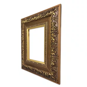 Armação de Moldura Estilo Renascentista com Perfil Interno Liso Chanfrado e Externo com Gravação Ornamental Efeito Metálico para Quadros e Fotos - 9,2x2,7 Armação de Moldura Estilo Renascentista com Perfil Interno Liso Chanfrado e Externo com Gravação Ornamental Efeito Metálico para Quadros e Fotos - 9,2x2,7